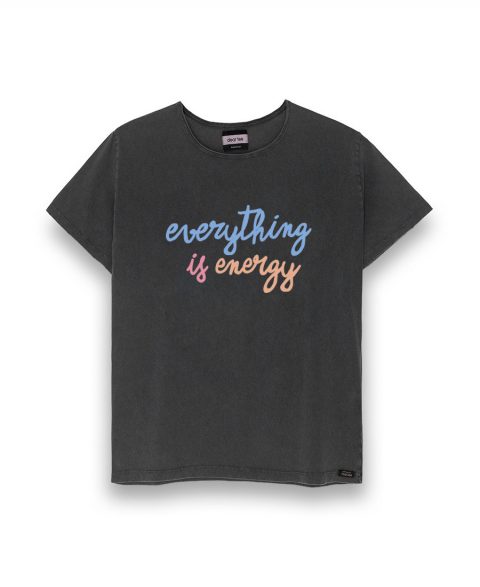 Camiseta everythings energy. Dear tee